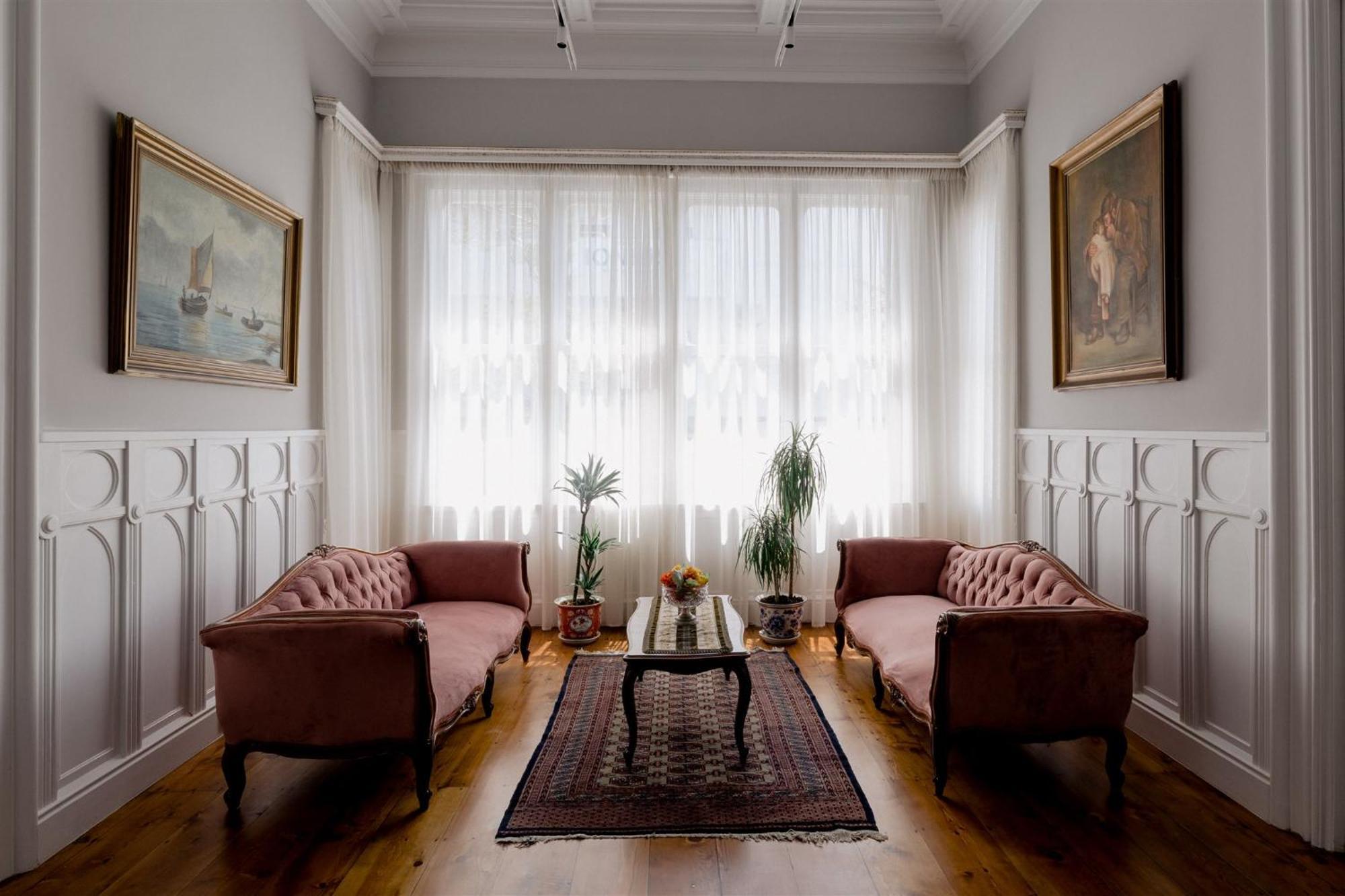 Victoria Mansion A Luxurious Neoclassical Experience Bed & Breakfast