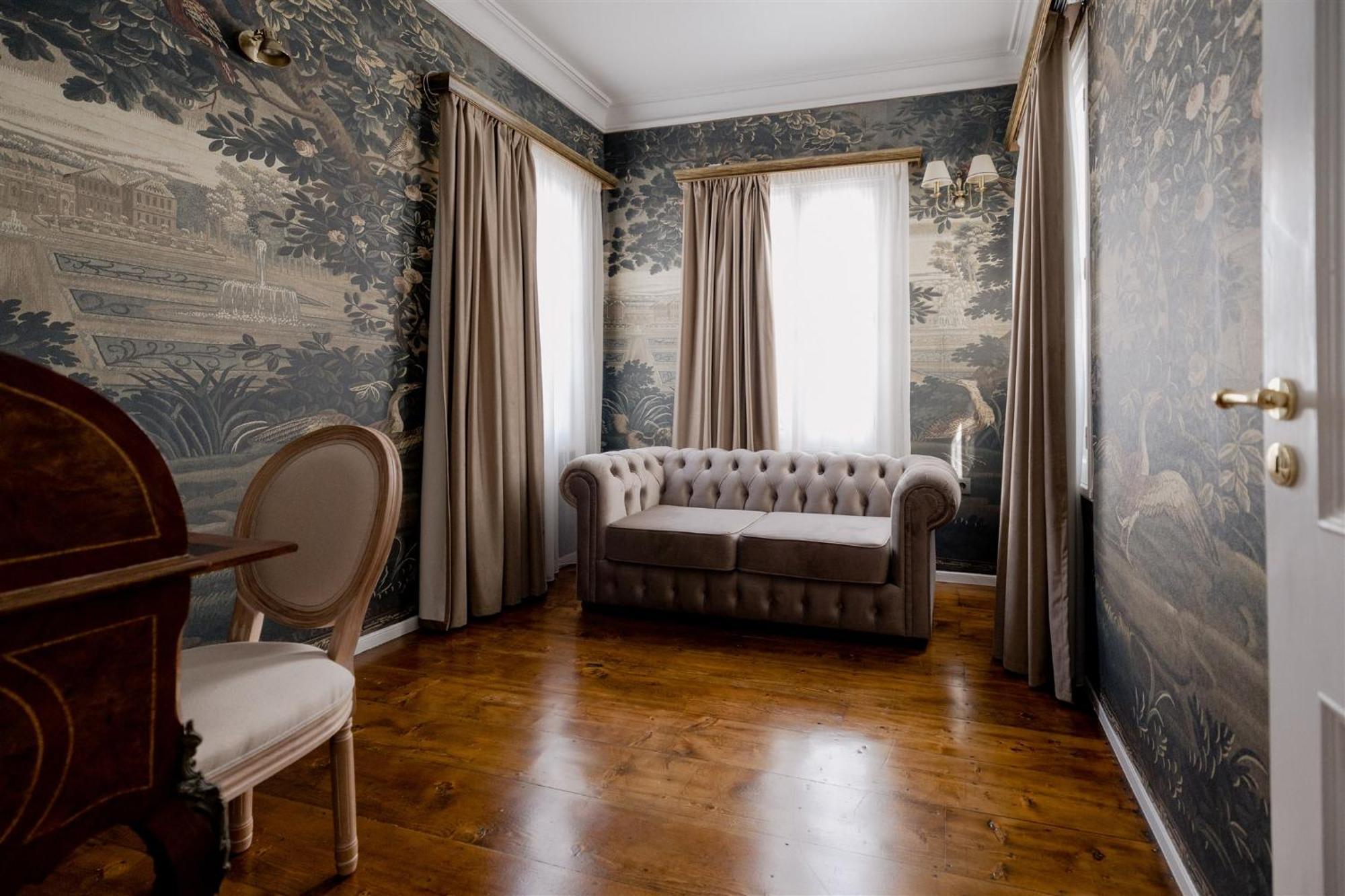 Bed & Breakfast Victoria Mansion A Luxurious Neoclassical Experience