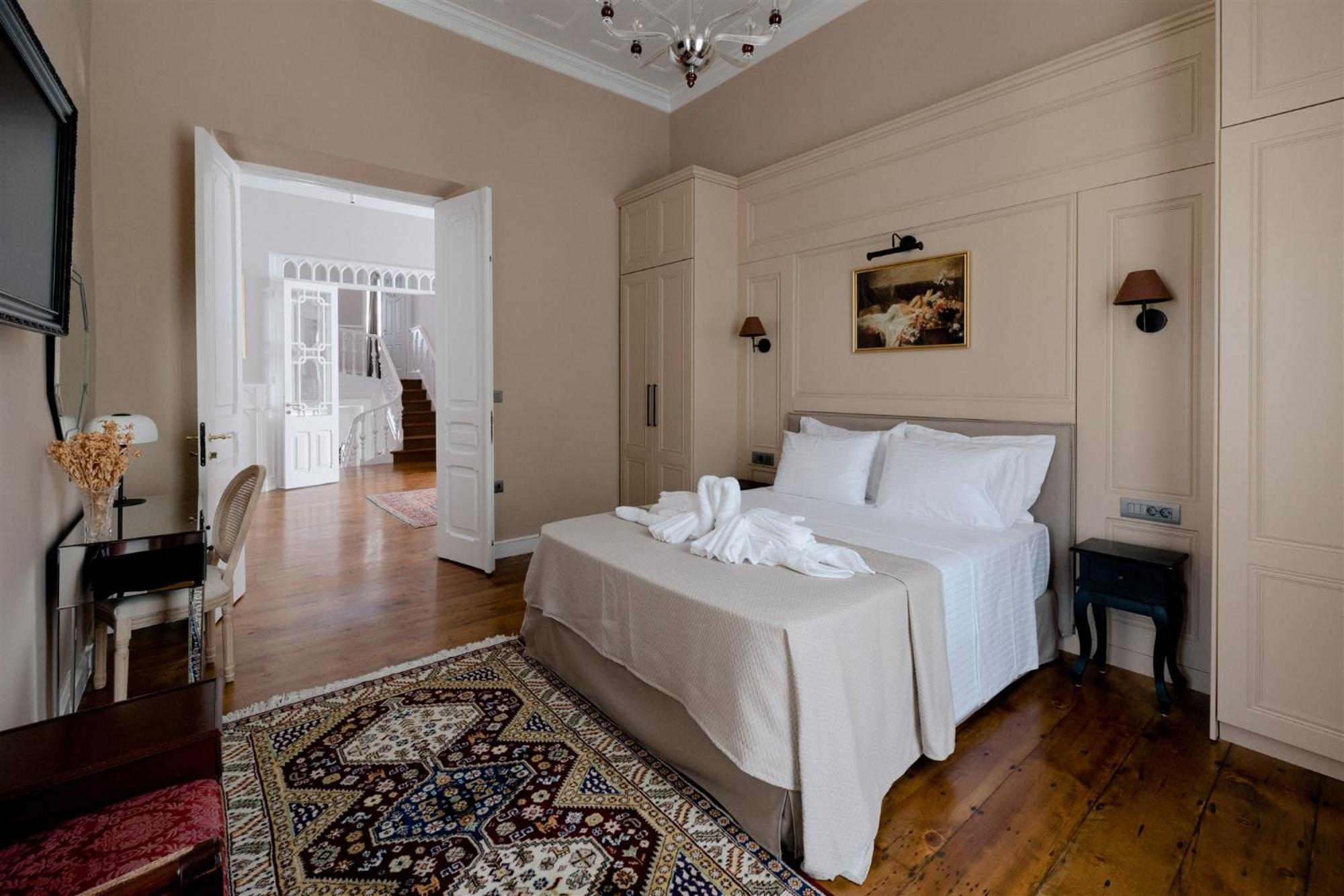 Victoria Mansion A Luxurious Neoclassical Experience