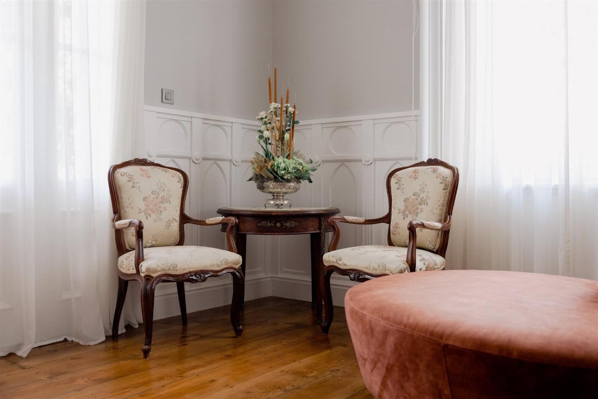 Victoria Mansion A Luxurious Neoclassical Experience Bed & Breakfast Rhodes City